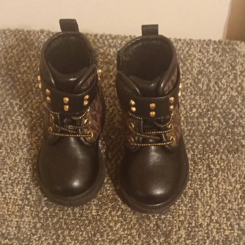 Stylish Michael Kors Black Kids Combat Boots with Gold Studded Accents Size 5